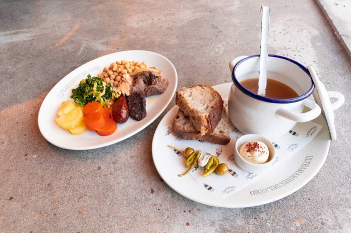 El restaurante Ultramarines del Coso Trafalgar ofrece cocido madrileño tradicional en Chamberí
