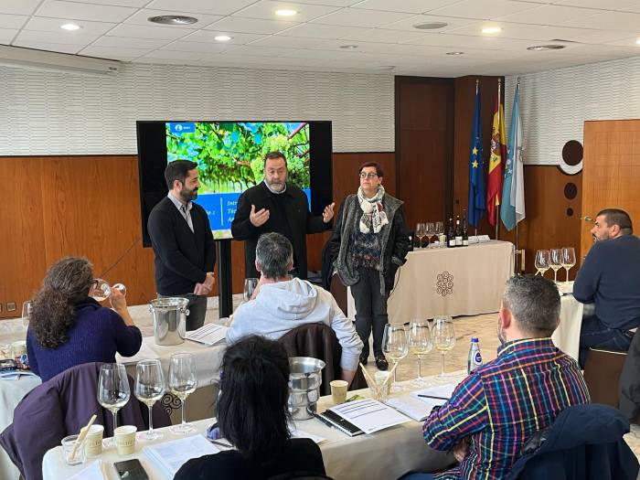 ACRUAGA inicia curso de nivel 2 de la WSET en Galicia con apoyo institucional
