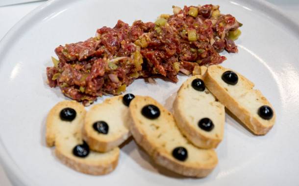 El Salón Gourmets de Madrid acoge campeonatos de gazpachuelo y arte de cisoria
