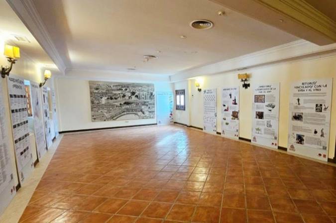 La Casa de Cultura de Venturada acoge exposición sobre la historia del vino en Madrid