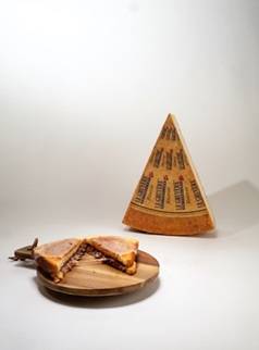 Enrique Tomás y Le Gruyère AOP lanzan el Grukini ibérico