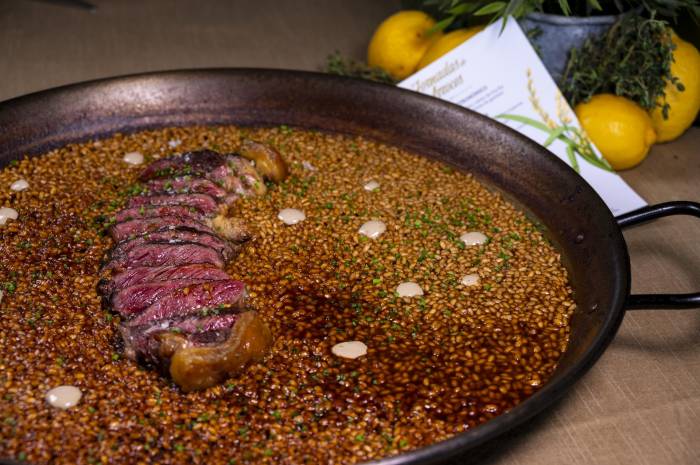 El Club de Tiro de Madrid ofrece piscina y gastronomía mediterránea a pocos minutos del centro