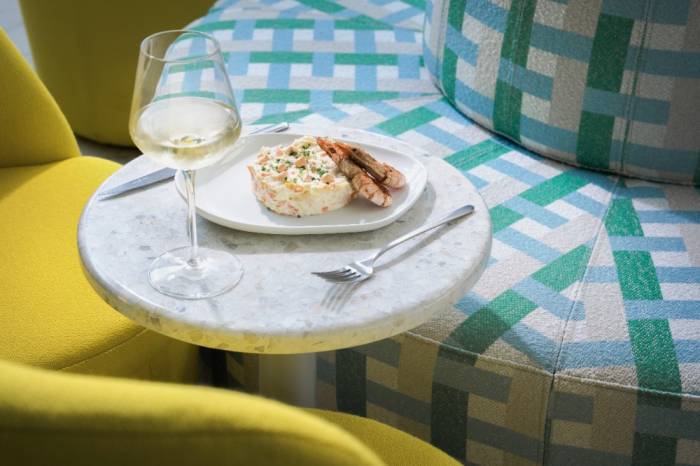 La ensaladilla rusa con langostino impulsa la ruta de tapas en el centro de Madrid