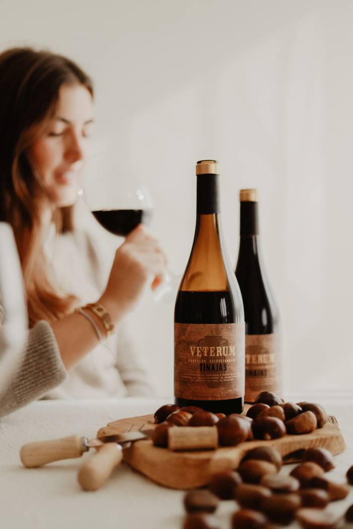 Veterum Tinajas de Coviñas recibe el Zarcillo de Plata por su apuesta por la tradición y la variedad Bobal