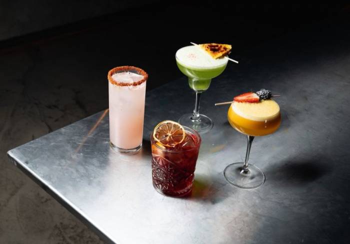 Madrid celebra el Día de la Amistad con propuestas de coctelería en locales emblemáticos