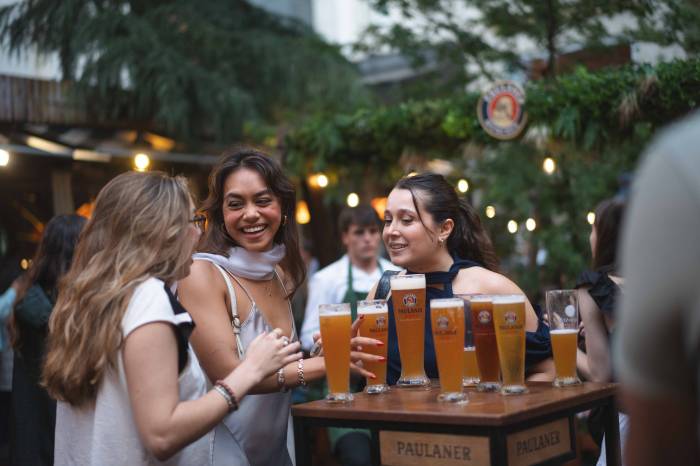 El biergarten de Paulaner ofrece verano bávaro en el centro de Madrid
