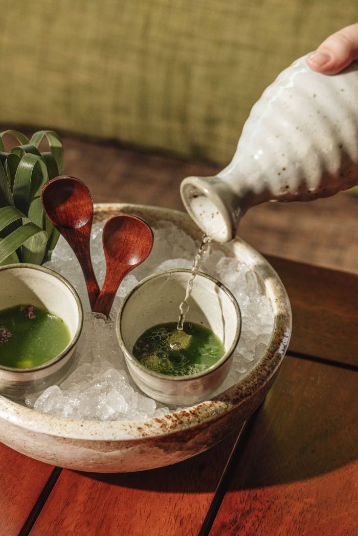 Zuma Madrid fusiona el gazpacho andaluz con la cocina japonesa en su nueva propuesta de verano