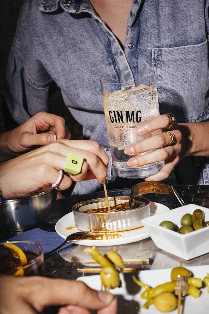 Gin MG apuesta por los pequeños placeres del verano con su campaña #FansDeLaRealLife