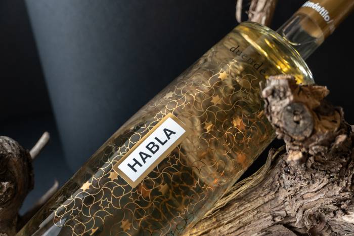HABLA presenta la nueva añada de su vino blanco ecológico Duende 2024 en Trujillo