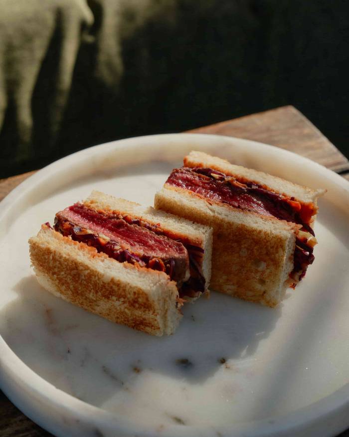 Playa Soleil fusiona alta cocina y ocio junto al mar en Ibiza