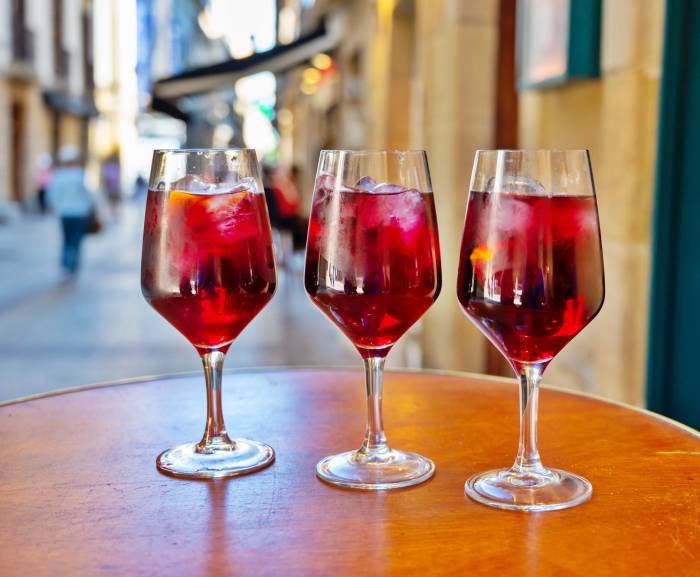 La inflación reduce la frecuencia de visitas a bares en Valencia y refuerza la búsqueda de opciones más saludables