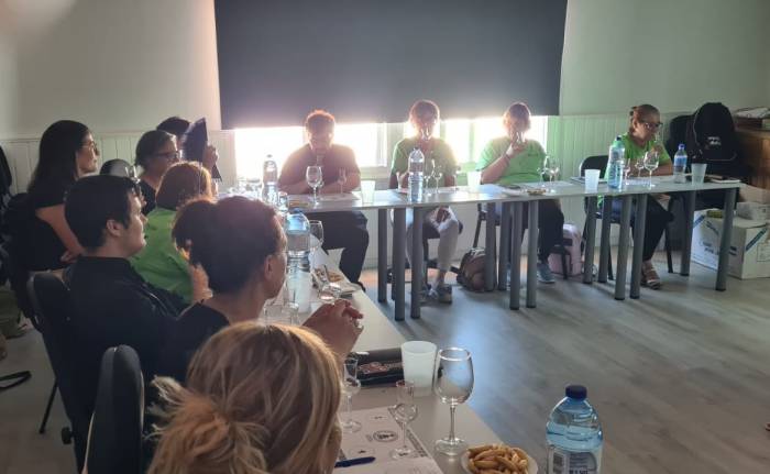 El Consejo Regulador impulsa la formación sobre destilados gallegos en el taller de empleo de Moaña