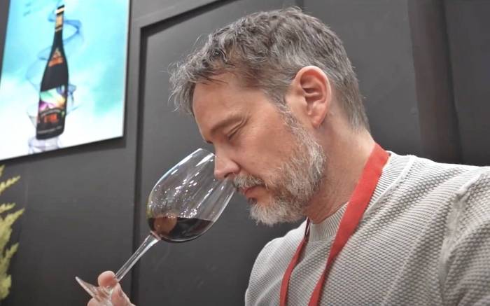 La serie Enológica dedica un capítulo a FENAVIN y refuerza la imagen de Ciudad Real como capital del vino