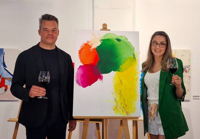 La obra de Karla Lagos Gatica ilustrará la etiqueta del vino Primero 2025 de Bodegas Fariña