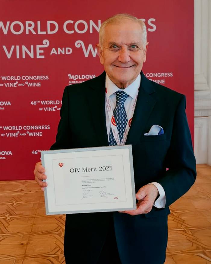 Ricardo F. Núñez, primer productor privado en activo que recibe el Premio al Mérito de la OIV
