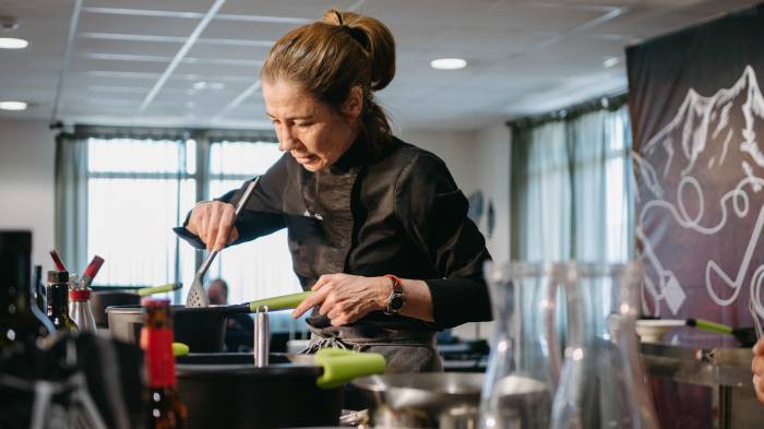 Castellar de n’Hug celebra Cuinaigua para reivindicar el agua como ingrediente clave en la cocina de montaña