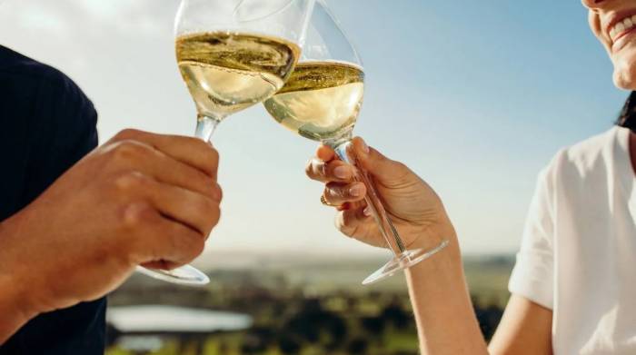 White wine demand rises in China as red wine production declines and market trends shift