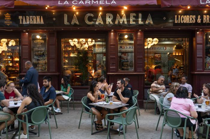 Madrid se convierte en un paraíso de terrazas con la llegada de la primavera