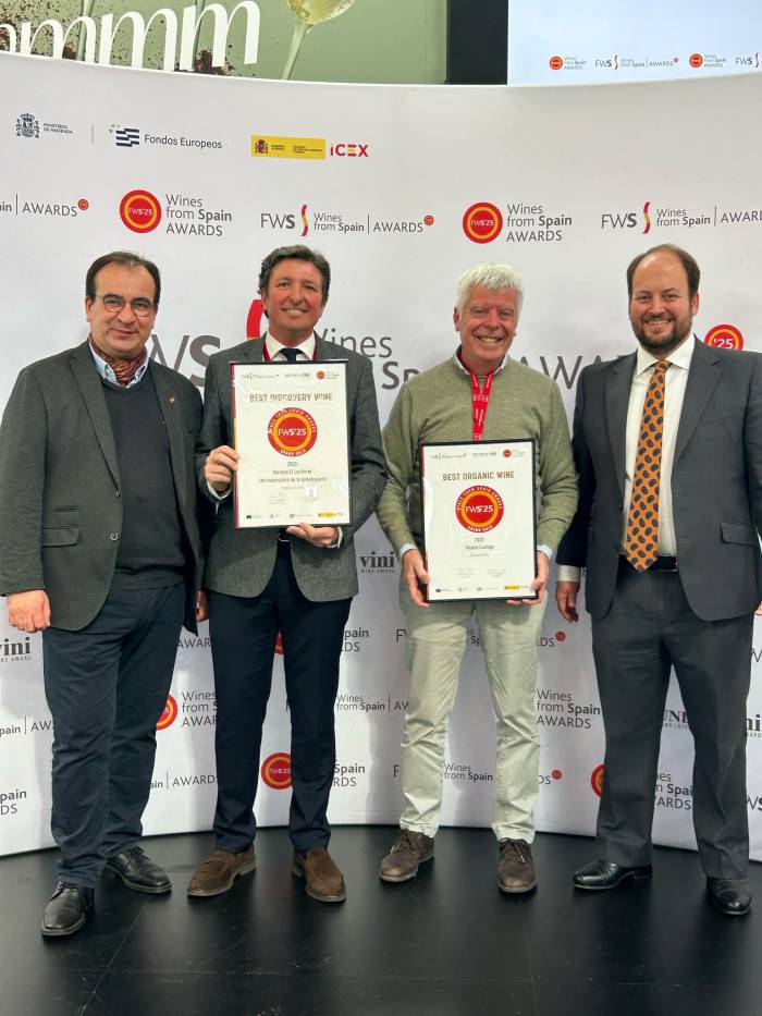 Montilla-Moriles triunfa en Prowein con premios para Bodegas Robles y Los Insensatos