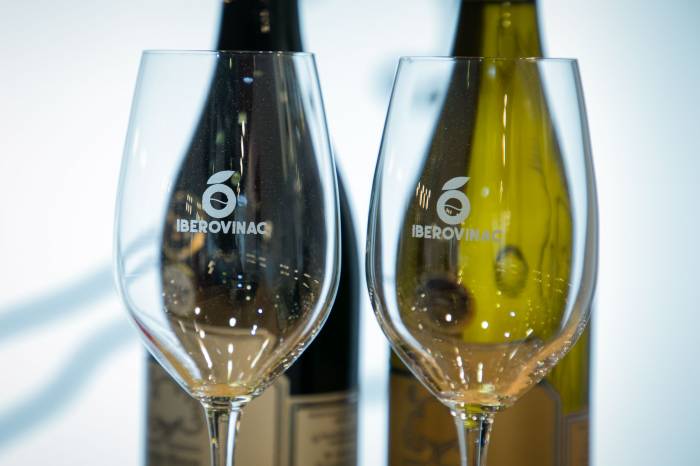 Iberovinac 2025 arranca en Almendralejo con la presencia de autoridades regionales