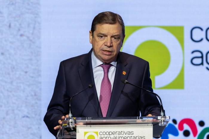 Luis Planas resalta la importancia de las cooperativas agroalimentarias en España