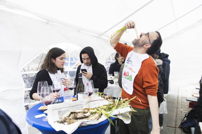 La calçotada de Valls se expande a Europa con eventos simultáneos