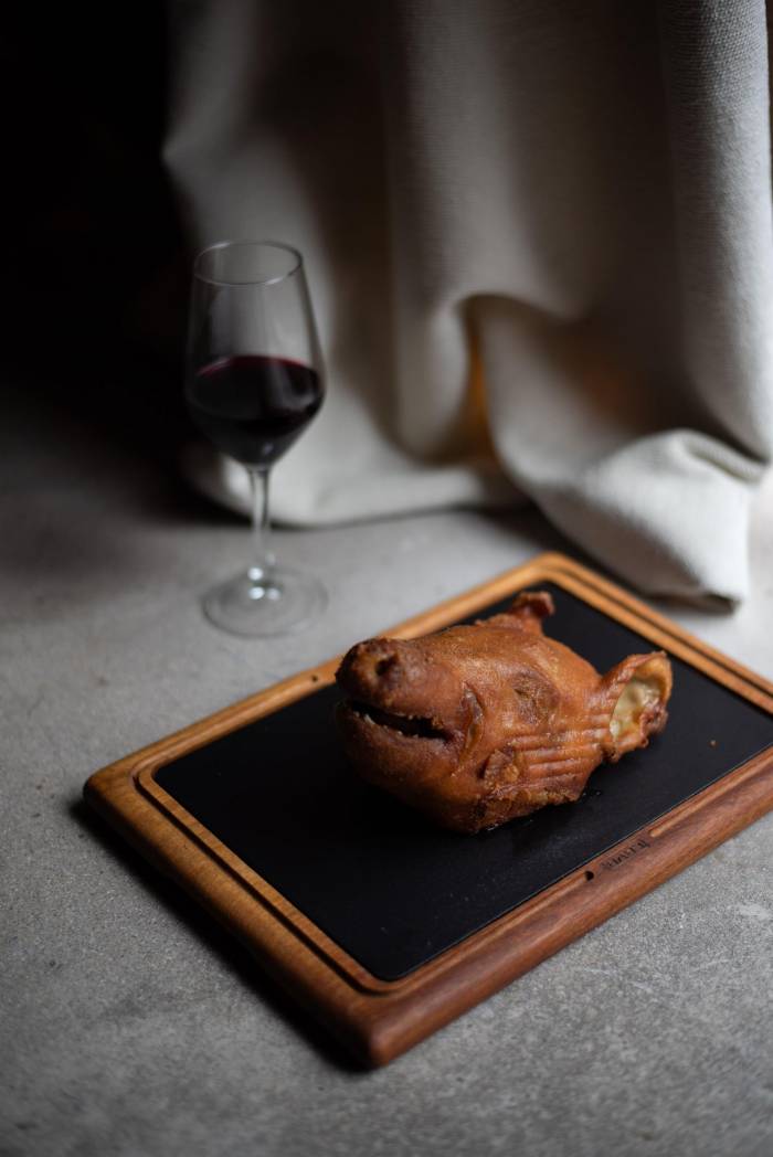 Ultramarines del Coso apuesta por la casquería fina y la cocina castiza en Chamberí durante San Isidro