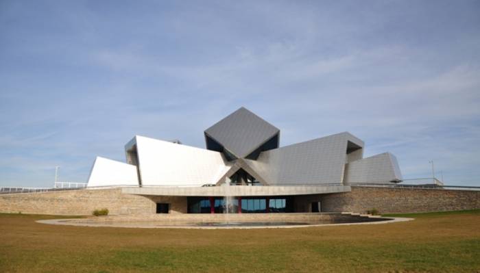 Bodega Sommos y Monzón se alían para el homenaje templario con un vino especial