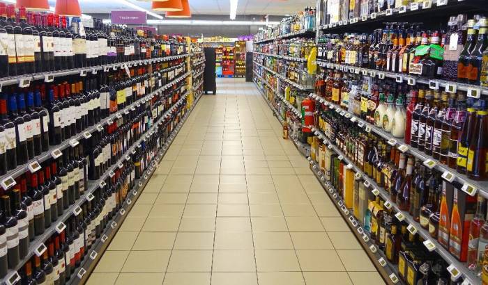 La superficie comercial alimentaria en España crece un 1,7 % y supera los 15 millones de metros cuadrados