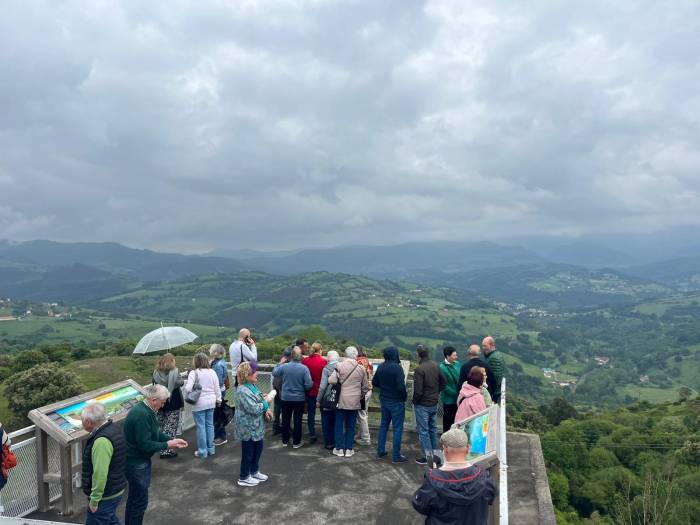El Encuentro de Mayores de la Cuadrilla de Ayala reúne a 230 personas en Karranza por primera vez