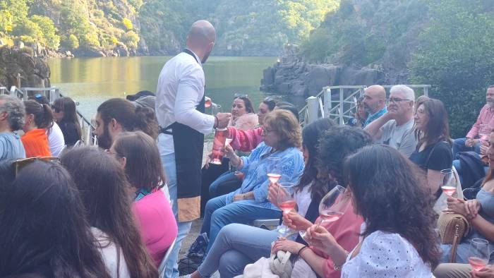 La Primavera de Puertas Abiertas impulsa el enoturismo en la Ribeira Sacra con nuevas actividades y gran afluencia