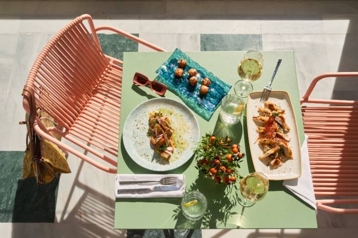 La Santa María apuesta por la cocina latinoamericana y la coctelería en la playa de Levante de Benidorm