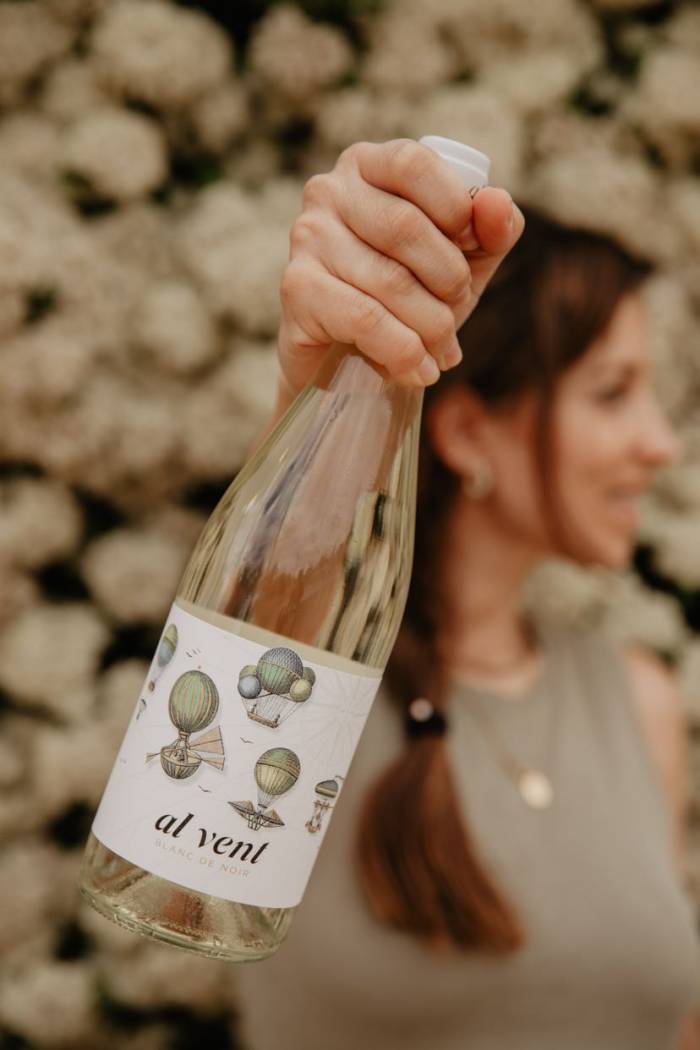 Coviñas lanza un blanco de uva Bobal para atraer a nuevos consumidores en el mercado nacional e internacional