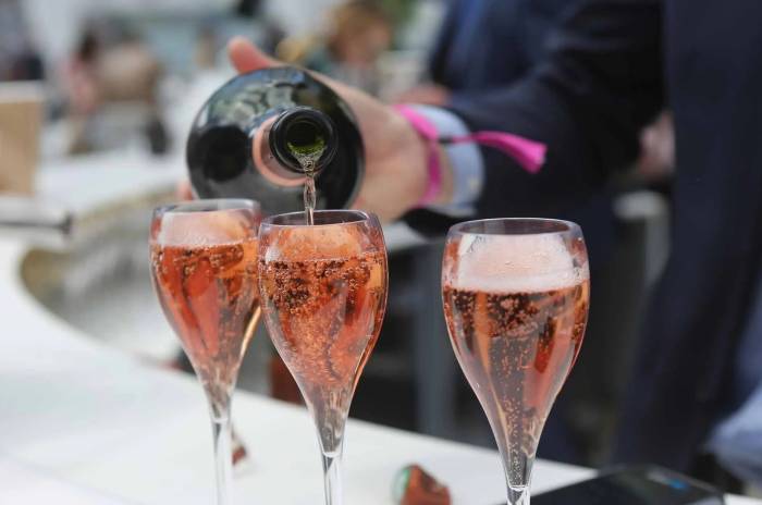 Champagne sales decline in the UK as private labels and rosé varieties gain market share