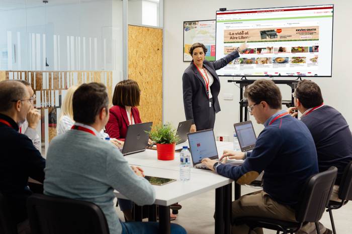 Alcampo y Valiuz sellan una alianza para potenciar la publicidad digital y omnicanal en el sector retail