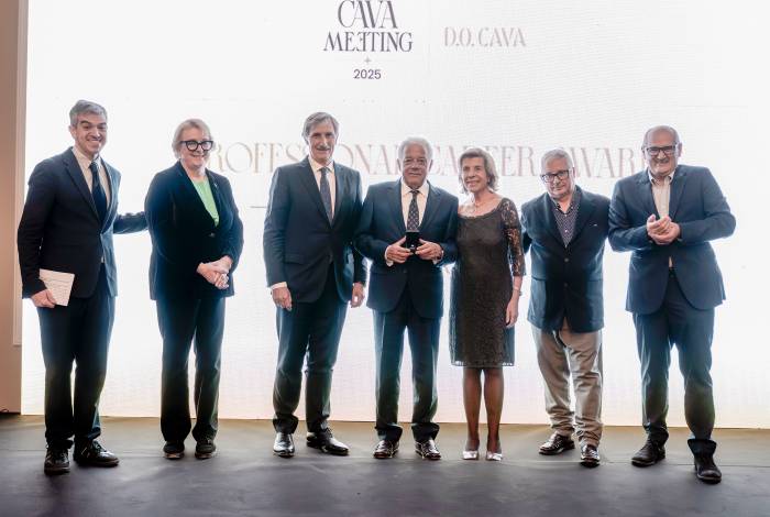 Más de 200 cavas de larga crianza protagonizan el Cava Meeting internacional en Cataluña