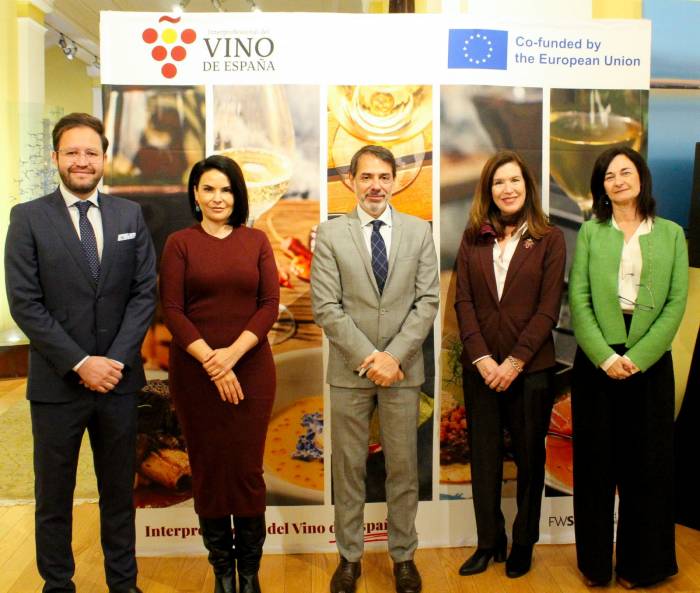 España lidera las ventas de vino en México con 44,4 millones de euros y lanza guía de maridaje con cocina local