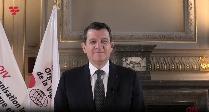 OIV Director General John Barker during the presentation of the figures