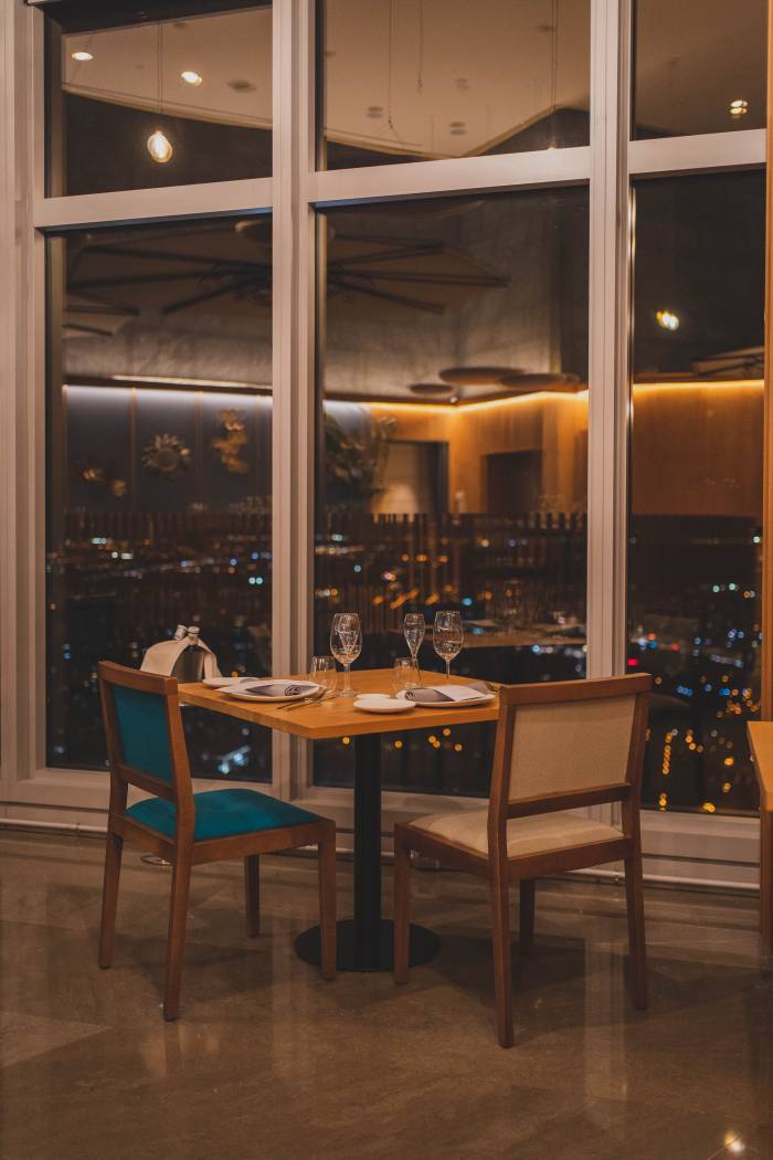 El cerdo ibérico protagoniza la tercera edición de “A 4 Manos” en el restaurante Élkar a 160 metros de altura