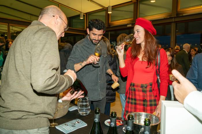 Quince bodegas españolas exhiben vinos con hasta treinta años de crianza en el Salón de Vinos del Tiempo