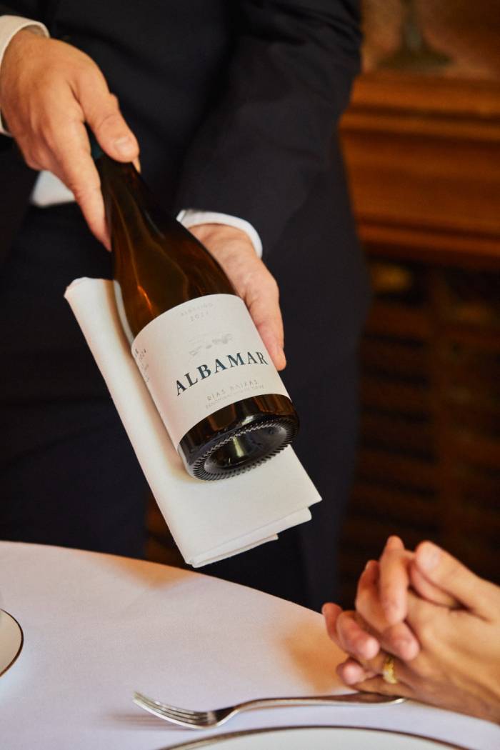 El Hotel Santo Mauro renueva un 30 por ciento de su carta de vinos cada mes con más de 1.200 referencias anuales