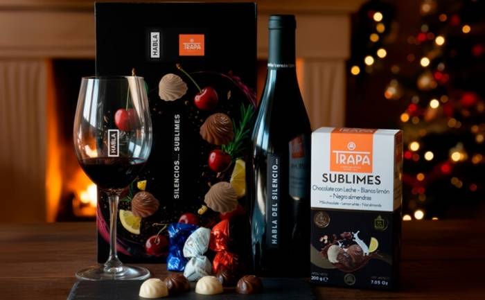 Chocolates Trapa y Bodegas Habla lanzan un pack navideño con bombones premiados y el Mejor Vino Tinto Joven 2024