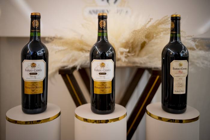 Barón de Chirel celebra 40 años con su primer blanco elaborado en Rioja