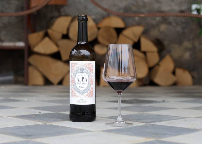 Alba Abiega desde Zero elegido mejor vino tinto de España 2024 con 96 puntos en la Guía Vinos Gourmets