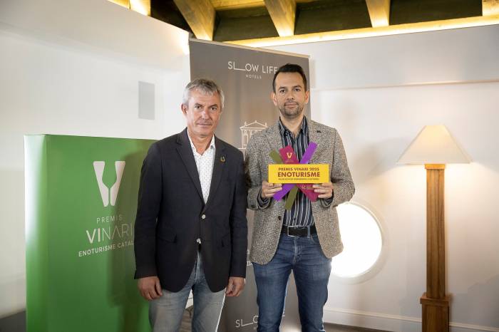 Familia Torres gana el Premio Vinari de Enoturismo por su ciclo medioambiental Viña Viva