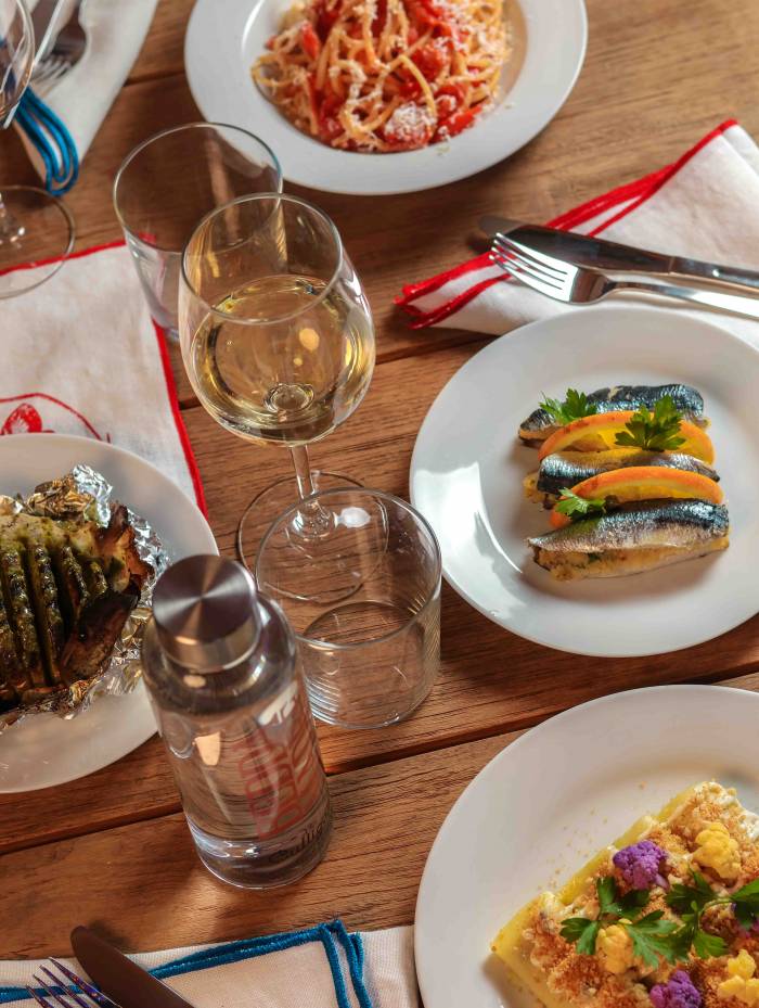 Bedda Madre abre en Castelldefels para acercar la cocina siciliana tradicional con productos importados directamente desde Sicilia