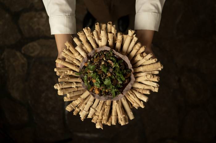 Tarumba eleva el tamal chiapaneco a la alta cocina con una cata de seis tiempos y maridaje de vinos mexicanos