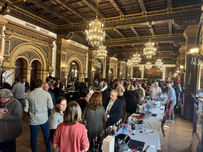 Valdeorras presenta 24 vinos en la Experiencia Verema Sevilla ante más de 123.000 aficionados y profesionales del sector