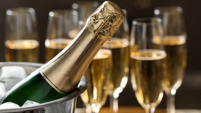 English Sparkling Wine Outscores Champagne in New York Blind Tasting With 67 Percent Favoring Chapel Down