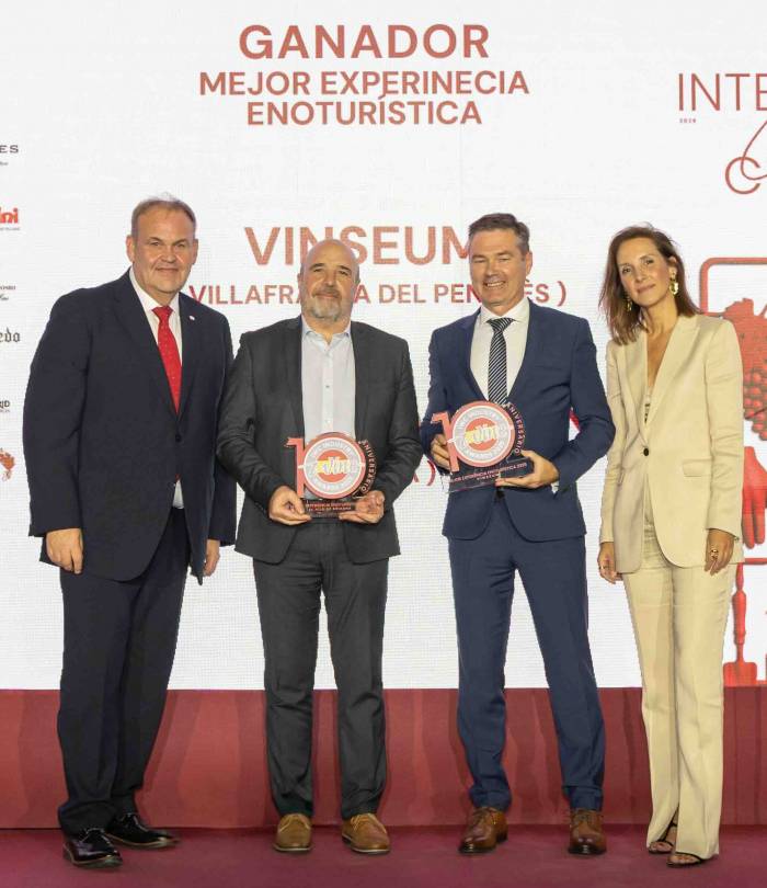 El Hilo de Ariadna de Yllera recibe el premio a la mejor experiencia enoturística de España
